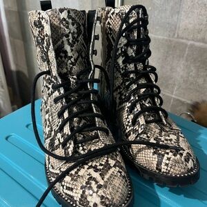 StylishEXPRESS BRAND Snake Print Lace-Up Combat Boots
